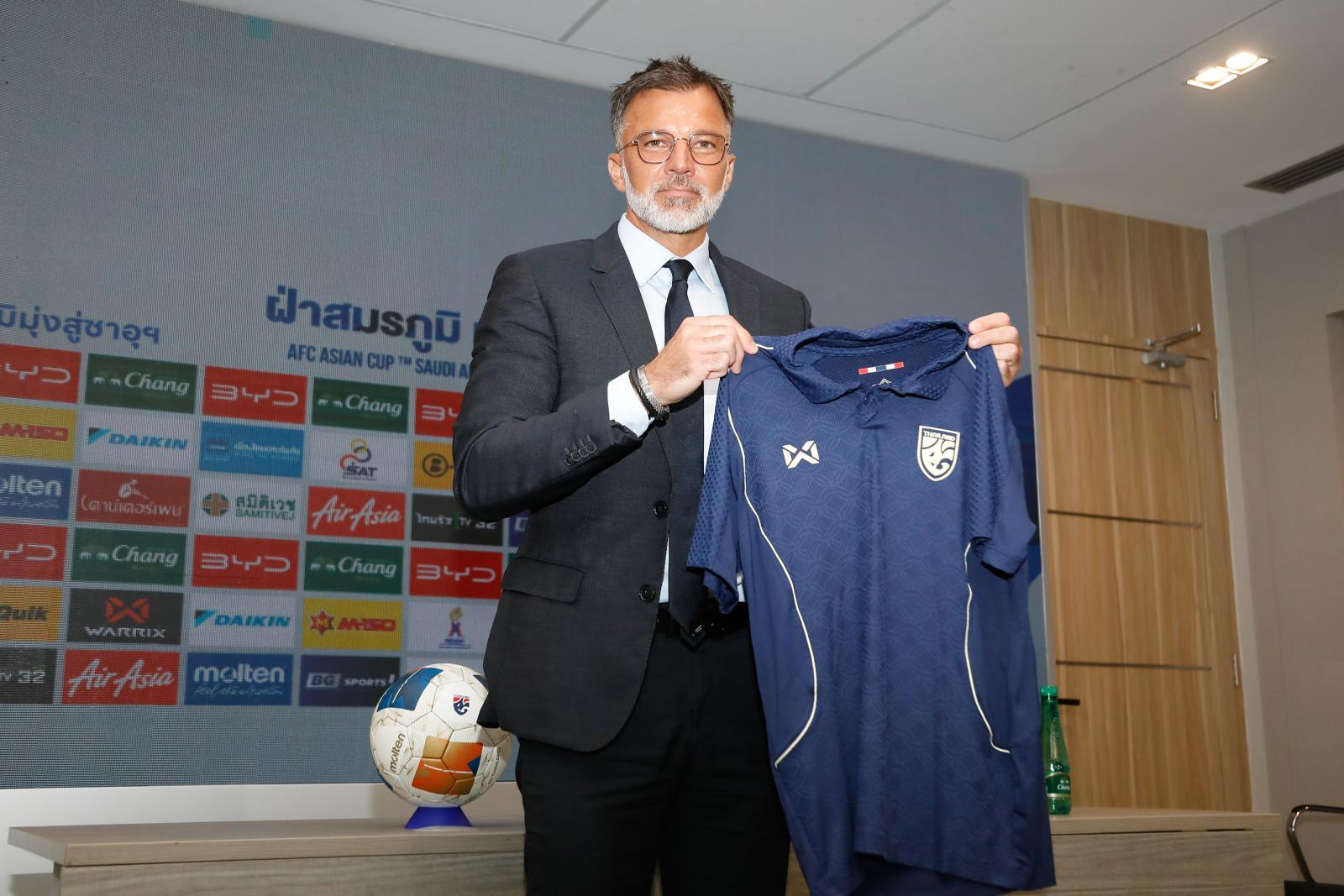 ดูบอลสด ทีมชาติไทย พบ สิงคโปร์ อุ่นเครื่องฟีฟ่า เดย์ 13 พ.ย.68