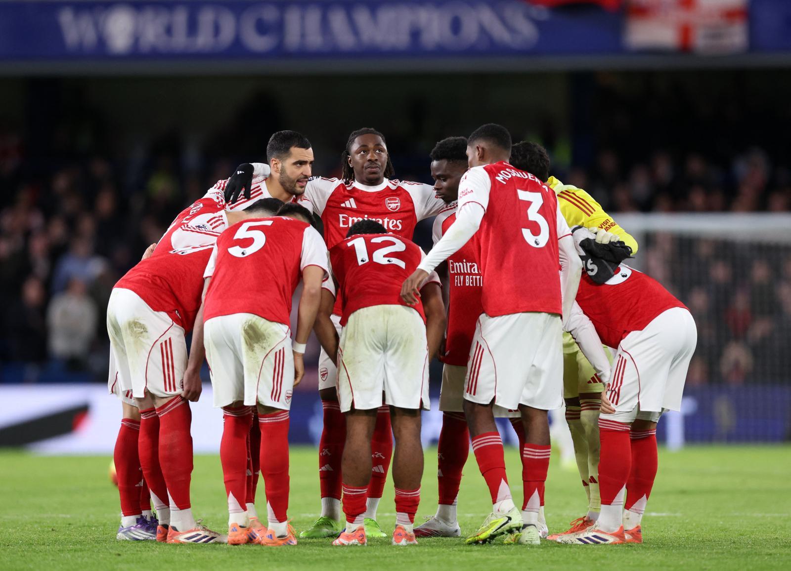 ซูเปอร์คอมฯ ทำนาย “อาร์เซน่อล” แชมป์พรีเมียร์ลีก หลังผ่านครึ่งฤดูกาล